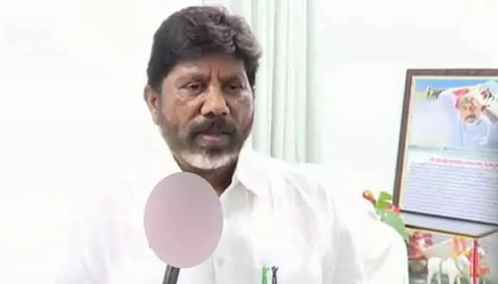 డిప్యూటీ సీఎంతో మంత్రులు భేటీ కాకూడదా.. భట్టి విక్రమార్క ఆసక్తికర వ్యాఖ్యలు డిప్యూటీ సీఎంతో మంత్రులు భేటీ కాకూడదా.. భట్టి విక్రమార్క ఆసక్తికర వ్యాఖ్యలు