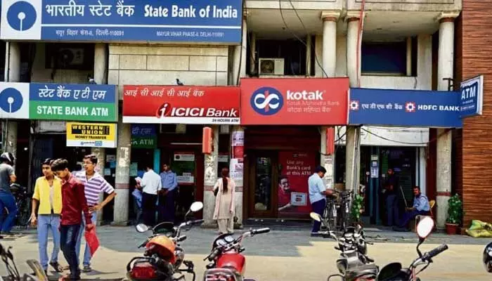 Banks: వారంలో 7 రోజులు బ్యాంకులు తెరవండి.. నిర్మలా సీతారామన్కు మాజీ ఎంపీ ప్రతిపాదన Banks: వారంలో 7 రోజులు బ్యాంకులు తెరవండి.. నిర్మలా సీతారామన్కు మాజీ ఎంపీ ప్రతిపాదన