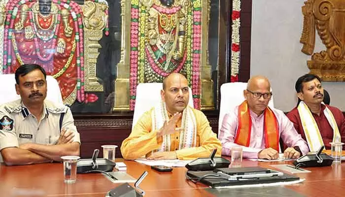 తిరుమలలో మల్టీలెవల్ కార్ పార్కింగ్ నిర్మాణం.. టీటీడీ కీలక నిర్ణయం తిరుమలలో మల్టీలెవల్ కార్ పార్కింగ్ నిర్మాణం.. టీటీడీ కీలక నిర్ణయం