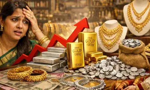 రికార్డు ధరకు చేరుకున్న వెండి.. ఇక పట్టీలు కొనడం కూడా భారమే?
