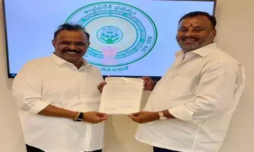 రెవెన్యూ శాఖ మంత్రికి రవాణా శాఖ మంత్రి విజ్ఞప్తి