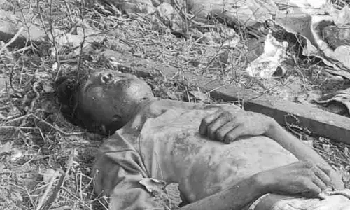 చీరాలలో గుర్తు తెలియని యువకుడి హత్య..!