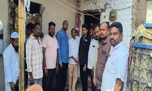 బాధిత కుటుంబానికి రూ.5 వేలు అందజేత