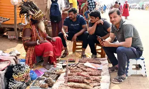 Medaram Jatara 2026 : మేడారం మహా జాతరలో ప్రత్యేక ఆకర్షణగా కోయరాజులు