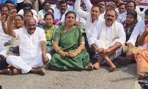 ఎమ్మెల్యే రాసలీలపై భగ్గుమన్న రోజా.. డిమాండ్ ఇదే..!