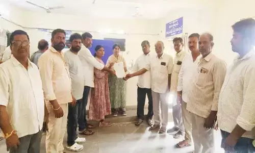 తీదేడు గ్రామంలో ప్రభుత్వ భూమి కబ్జా కాకుండా చూడాలి : స‌ర్పంచ్ ఉలుపాల స్వ‌ప్న శేఖ‌ర్ రెడ్డి