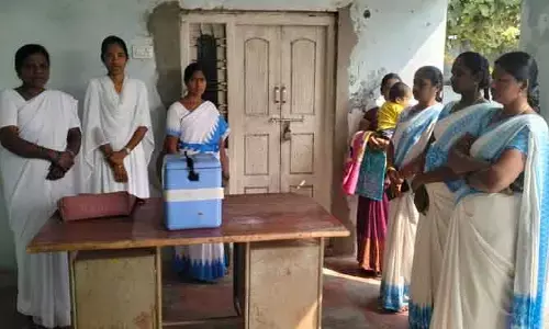ఆస్పత్రి సబ్ సెంటర్ కు యజమాని తాళం..!