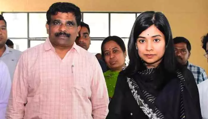 నిజాయితీగా, నిష్పక్షపాతంగా విధులు నిర్వర్తించాలి నిజాయితీగా, నిష్పక్షపాతంగా విధులు నిర్వర్తించాలి