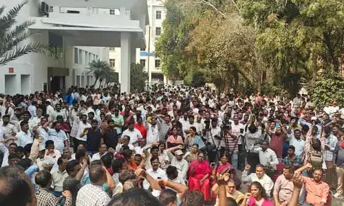 విద్యుత్ ఉద్యోగుల బదిలీలు వాయిదా.. రిలే దీక్షలను విరమించిన జేఏసీ
