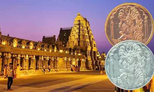 యాదగిరిగుట్ట ఆలయంలో సంచలనం.. విలువైన బంగారు, వెండి డాలర్లు మాయం