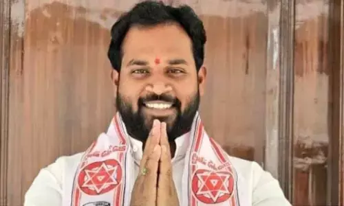 అజ్జాతంలోకి ఎమ్మెల్యే అరవ శ్రీధర్