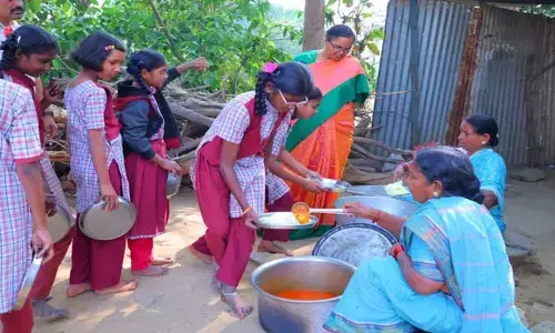 క‌ర్రీలో ఇంత వాటరా..?