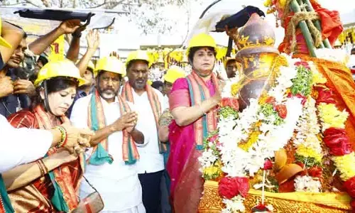 Medaram Jatara 2026 : వనదేవతలను దర్శించుకున్న ఉప ముఖ్యమంత్రి భట్టి  దంపతులు