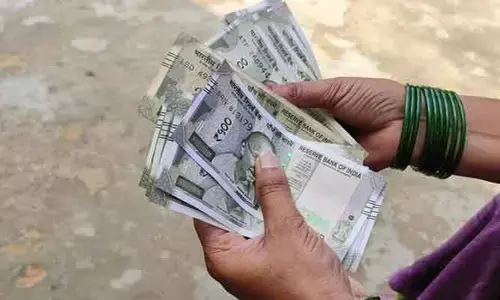 పెన్షన్‌దారులకు గుడ్ న్యూస్.. 31నే నగదు అందజేత