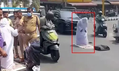 నడిరోడ్డుపై మహిళ నమాజ్.. ట్రాఫిక్ జామ్ : విచారణలో మైండ్ బ్లాకయ్యే ట్విస్ట్!