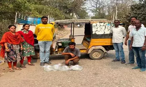 20 లీటర్ల నాటు సారా పట్టివేత