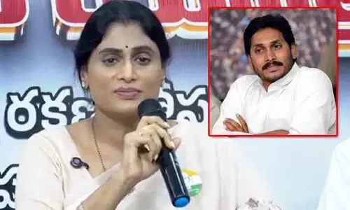 మోడీకి జగన్‌ దత్తపుత్రుడు.. షర్మిల ఘాటు వ్యాఖ్యలు