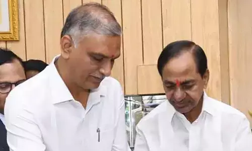 ఎర్రవల్లిలో కేసీఆర్‌తో హరీశ్ రావు కీలక సమావేశం