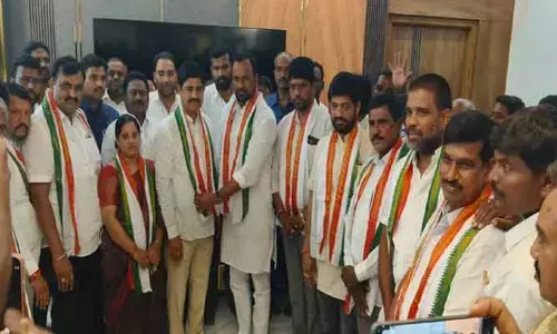 మున్సిపల్ ఎన్నికల వేళ  బీఆర్ఎస్ కి షాక్..!