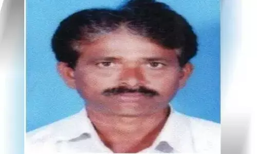 బ్యాంకు క్యూలో నిల్చొని కుప్ప‌కూలిన రైతు