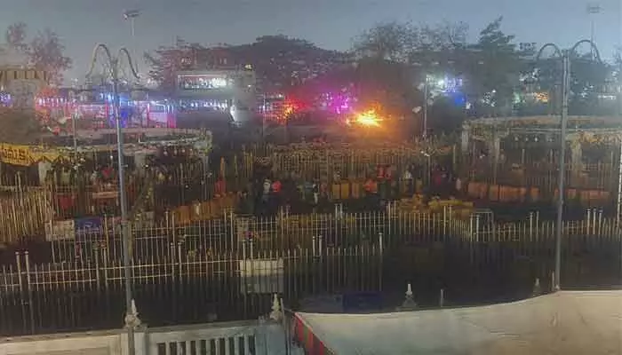Medaram Jatara 2026 : మేడారం లో గద్దెలపై కొలువుదీరిన సమ్మక్క Medaram Jatara 2026 : మేడారం లో గద్దెలపై కొలువుదీరిన సమ్మక్క