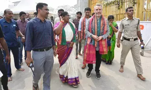 Medaram Jatara 2026: అమ్మవార్లను దర్శించుకున్న బ్రిటిష్ డిప్యూటీ హై కమిషనర్
