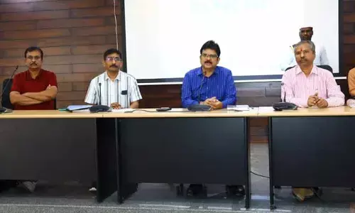 బాధ్యతాయుతంగా ఎన్నికల విధులు నిర్వర్తించాలి: జిల్లా కలెక్టర్ హనుమంతరావు