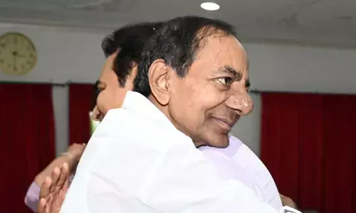 Erravalli: కేసీఆర్‌తో సమావేశమైన కేటీఆర్