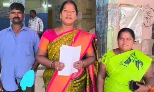 చిట్యాలలో ట్రాన్స్ జెండర్ నామినేషన్ దాఖలు..