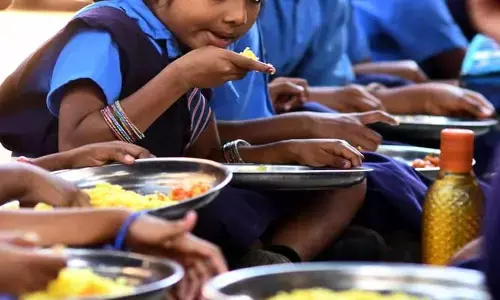 TG: మరో ఫుడ్ పాయిజన్ ఘటన.. 32 మంది విద్యార్థులు ఆసుపత్రి పాలు