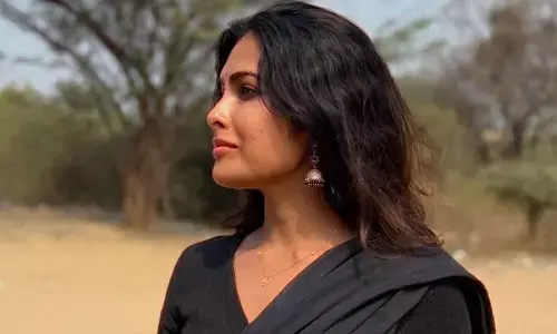 Divi Vadthya’s Black Saree Look: A Perfect Blend of Grace and Glamour