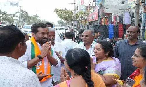 హామీల అమలులో కేసీఆర్ విఫలం