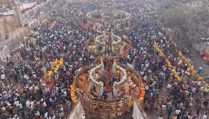 మూడోరోజు మేడారం హుండీల లెక్కింపు పూర్తి.. ఆదాయం ఎంతంటే? మూడోరోజు మేడారం హుండీల లెక్కింపు పూర్తి.. ఆదాయం ఎంతంటే?