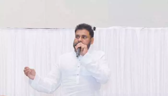 ప్రయివేట్ హోటల్లో పవన్ కల్యాణ్ సమావేశం.. పరిస్థితులు ఆందోళన కలిగిస్తున్నాయంటూ.. ప్రయివేట్ హోటల్లో పవన్ కల్యాణ్ సమావేశం.. పరిస్థితులు ఆందోళన కలిగిస్తున్నాయంటూ..