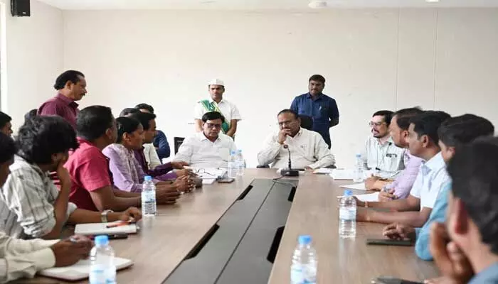 అభ్యర్థులు తప్పనిసరిగా ఎన్నికల ఖర్చులు వెల్లడించాలి అభ్యర్థులు తప్పనిసరిగా ఎన్నికల ఖర్చులు వెల్లడించాలి