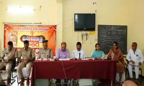 బ్ర‌హ్మోత్స‌వాలు వైభ‌వంగా నిర్వ‌హించాలి