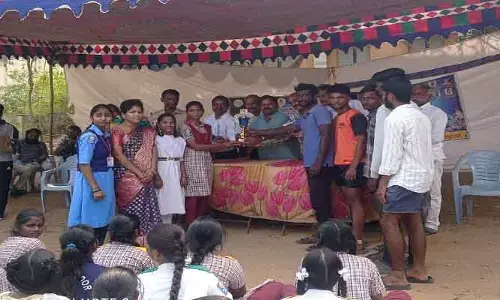 సీఎం కప్ క్రీడలకు 45 వేల బహుమతుల విరాళం