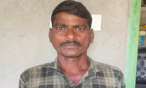 గుర్తు తెలియని వాహనం ఢీ.. చికిత్స పొందుతూ వ్యక్తి మృతి