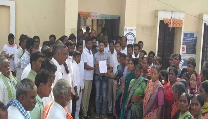 గ్రామపంచాయతీ భవన నిర్మాణానికి స్థలం కేటాయించాలి గ్రామపంచాయతీ భవన నిర్మాణానికి స్థలం కేటాయించాలి