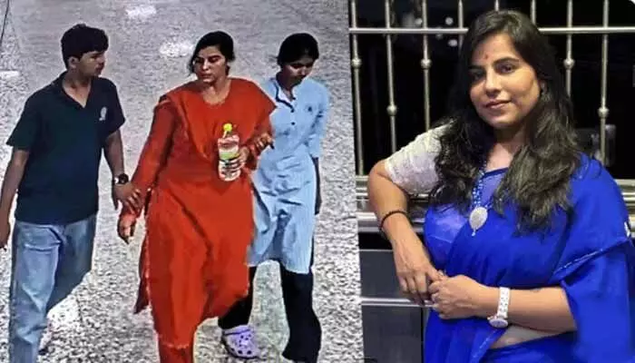 చర్లపల్లిలో తల్లి బిడ్డల ఆత్మహత్య.. సూసైడ్ నోట్లో సంచలన విషయాలు చర్లపల్లిలో తల్లి బిడ్డల ఆత్మహత్య.. సూసైడ్ నోట్లో సంచలన విషయాలు
