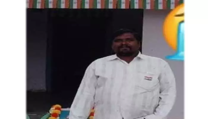 ఆర్థిక ఇబ్బందులతో పంచాయతీ కార్మికుడి ఆత్మహత్య ఆర్థిక ఇబ్బందులతో పంచాయతీ కార్మికుడి ఆత్మహత్య