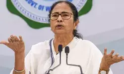 నన్ను ఆపాలంటే చంపాల్సిందే.. మమతా బెనర్జీ సంచలన వ్యాఖ్యలు నన్ను ఆపాలంటే చంపాల్సిందే.. మమతా బెనర్జీ సంచలన వ్యాఖ్యలు