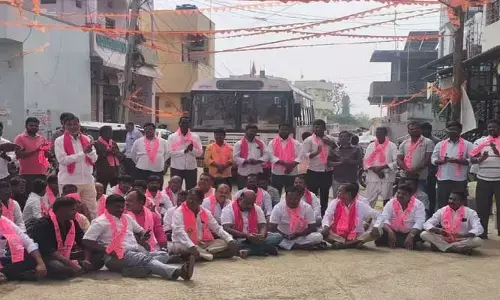 కాంగ్రెస్ ప్రభుత్వం కక్ష సాధింపు చర్యలను మానుకోవాలి