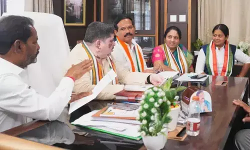 సీపీఐతో కలిసి పనిచేయాలి.. సర్వే ఆధారంగా పార్టీ టికెట్ : మంత్రి పొన్నం కీలక వ్యాఖ్యలు