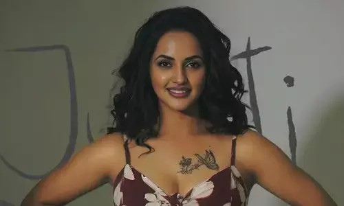 బటర్‌ఫ్లై లుక్‌లో హీట్ పెంచుతున్న JyotiPoorvaj 🔥