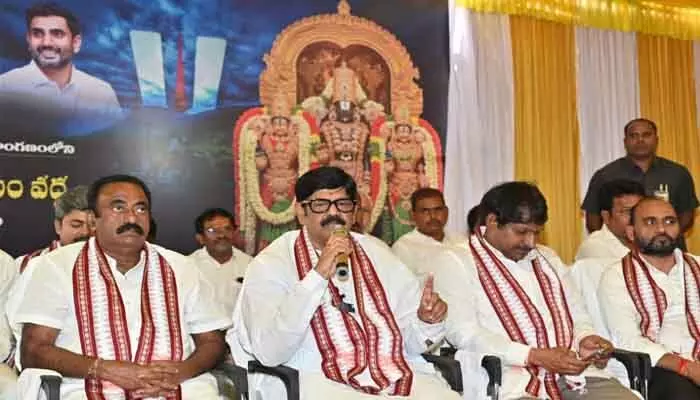 కల్తీ నెయ్యి కాదు... అది అసలు నెయ్యే కాదు : మంత్రి ఆనం కల్తీ నెయ్యి కాదు... అది అసలు నెయ్యే కాదు : మంత్రి ఆనం