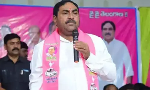 మున్సిపల్ ఎన్నికల వేళ మాజీ మంత్రి ఎర్రబెల్లి  సహా 33 మందిపై కేసు నమోదు