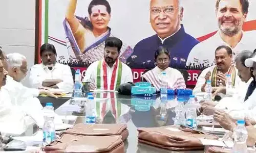 మున్సిపల్ పోరుపై నజర్ పెట్టిన కాంగ్రెస్.. మరికొద్ది సేపట్లో పీఏసీ కీలక భేటీ