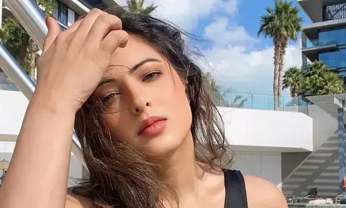 Nikesha Patel : పూల్‌సైడ్ గ్లామర్‌తో మంత్రముగ్ధం చేస్తున్న నికేషా