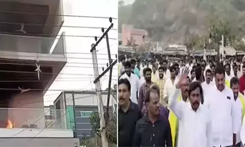 జోగి రమేశ్ ఇంటిపై దాడి: 40 మందిపై కేసులు.. 11 మందికి బెయిల్